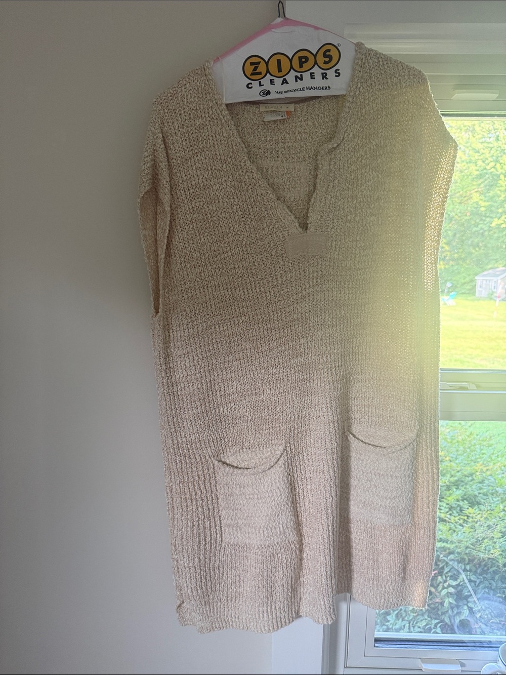 ILLA ILLA Cream V-Neck Knit Sweater with Front Pockets
